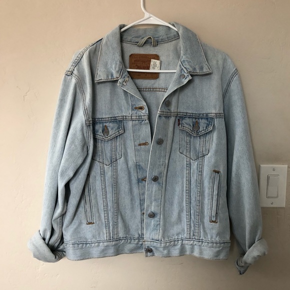 Levi's Jackets & Blazers - Levi’s light wash vintage oversized denim jacket